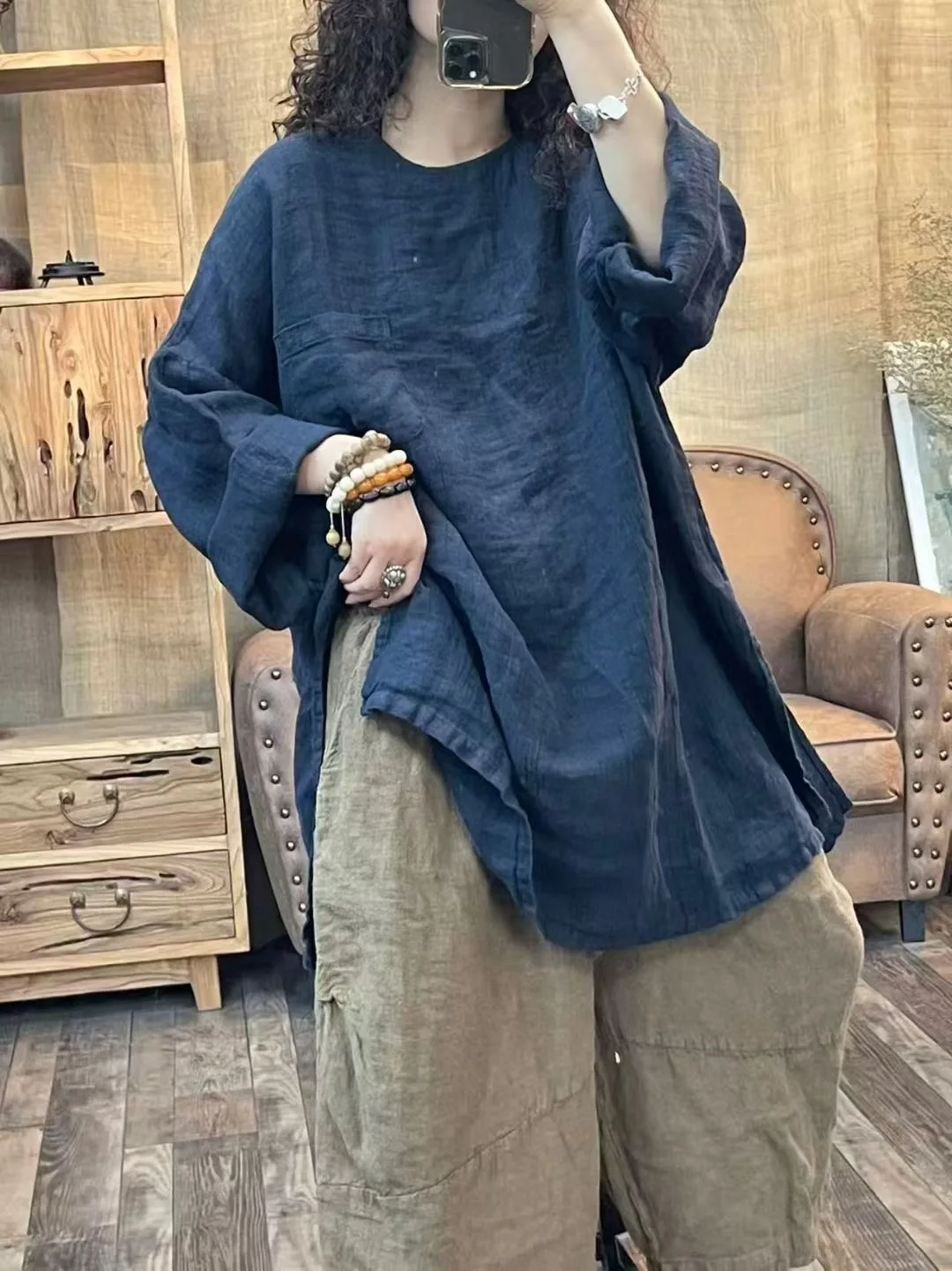 Оригинальный дизайн: Женская осенняя льняная кофта свободного кроя с круглым вырезом, удобная, дышащая, для ношения как базовый слой или верхняя одежда.
Оригинальный дизайн: Женская осенняя льняная кофта свободного кроя с круглым вырезом, удобная, дышащая, для ношения как базовый слой или верхняя одежда.