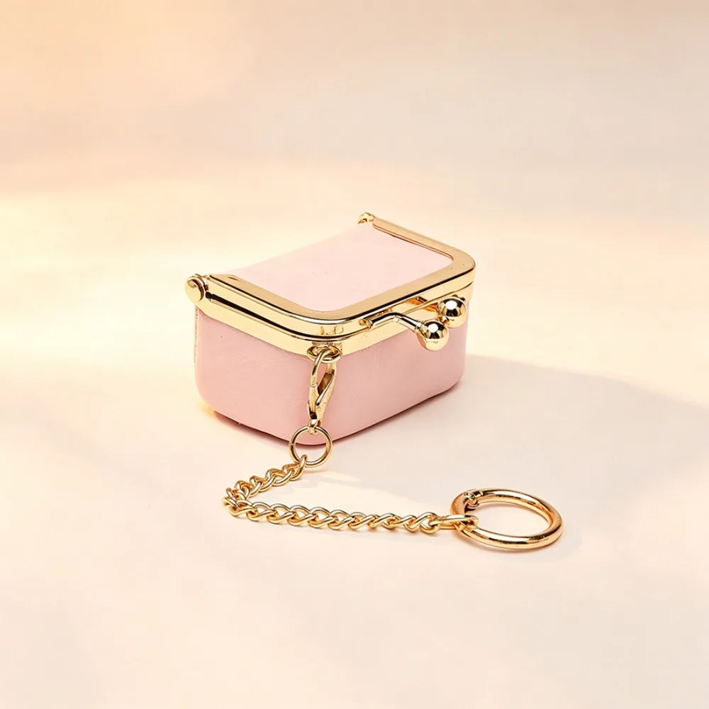 Luxury With Keychain Kiss Lock Coin Purse Mini Polka Dot Leather Jewelry Bag PU Leather Multifunctional Small Item Bag Earphone
Luxury With Keychain Kiss Lock Coin Purse Mini Polka Dot Leather Jewelry Bag PU Leather Multifunctional Small Item Bag Earphone