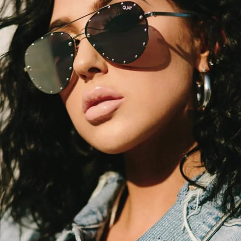 Fashion Quay Sunglasses Women Design Brand HIGH KEY Sunglasses Oculos Gafas UV400 Rhinestone Pilot Eyewear Accessory Female
Fashion Quay Sunglasses Women Design Brand HIGH KEY Sunglasses Oculos Gafas UV400 Rhinestone Pilot Eyewear Accessory Female