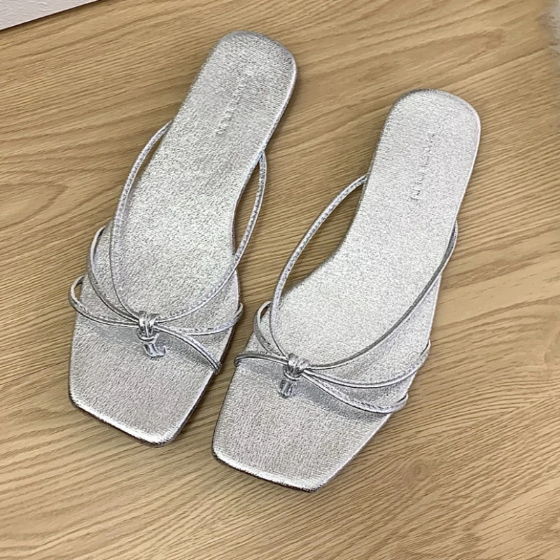 Women's Square Clip-toe Comfortable Lightweight Slippers 2026 New Summer Women Vintage Solid Color Fashion Casual Beach Sandals
Women's Square Clip-toe Comfortable Lightweight Slippers 2026 New Summer Women Vintage Solid Color Fashion Casual Beach Sandals