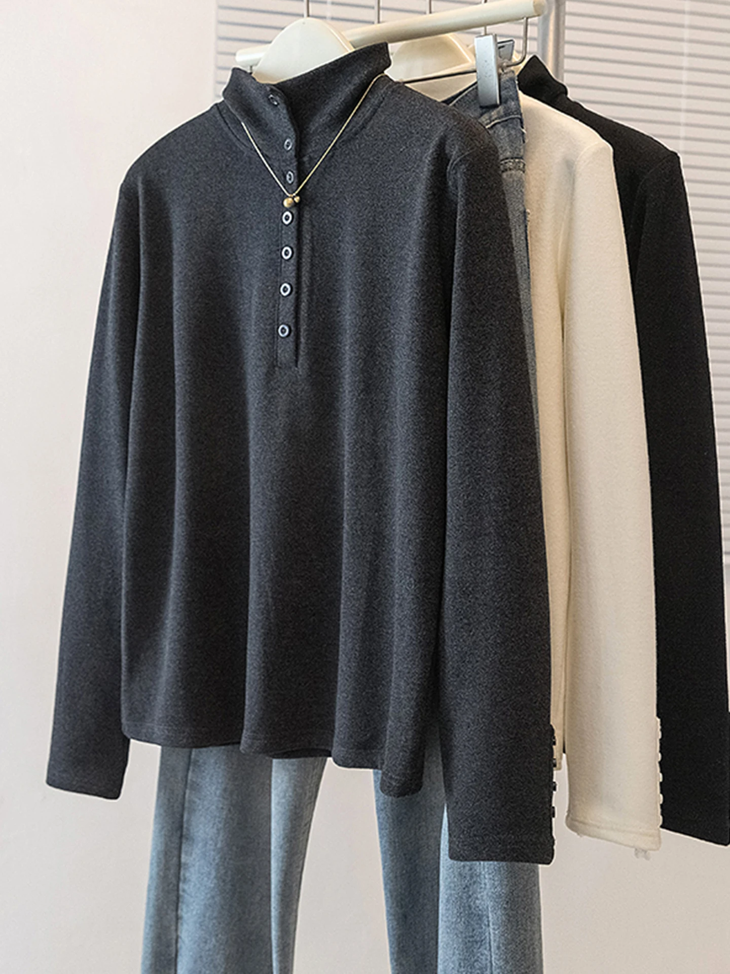 Женская футболка с высоким воротником и длинным рукавом, с эффектом похудения, больших размеров, осенняя верхняя одежда, бархатная базовая футболка для повседневной носки
Женская футболка с высоким воротником и длинным рукавом, с эффектом похудения, больших размеров, осенняя верхняя одежда, бархатная базовая футболка для повседневной носки