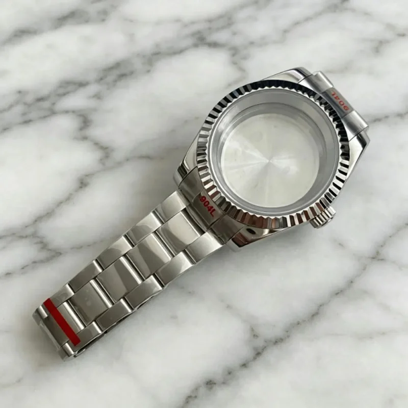 Datejust 39mm watch case 316L stainless sapphire glass stainless steel bottom cover suitable for NH35 NH36 movement
Datejust 39mm watch case 316L stainless sapphire glass stainless steel bottom cover suitable for NH35 NH36 movement