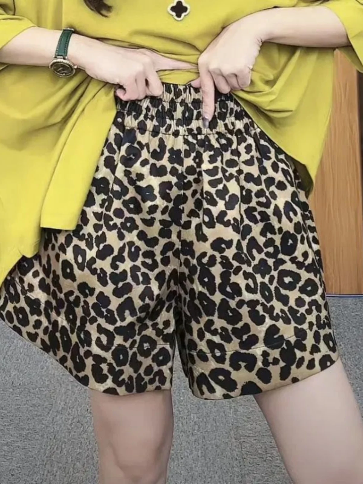 Fashionable Leopard Print High Waist Wide Leg Short Pants Women's Casual Style 5 Points New Summer Collection Slimming Effect
Fashionable Leopard Print High Waist Wide Leg Short Pants Women's Casual Style 5 Points New Summer Collection Slimming Effect