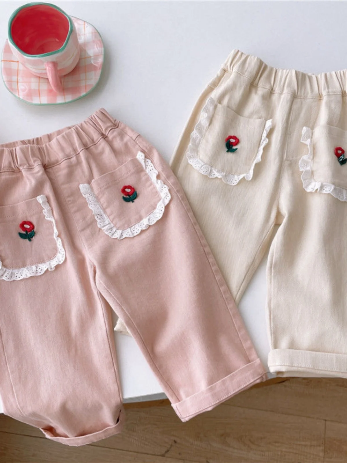 Новые весенне-осенние тонкие брюки-галифе для девочек с цветочным принтом, свободные повседневные детские брюки, модные повседневные брюки для детей
Новые весенне-осенние тонкие брюки-галифе для девочек с цветочным принтом, свободные повседневные детские брюки, модные повседневные брюки для детей