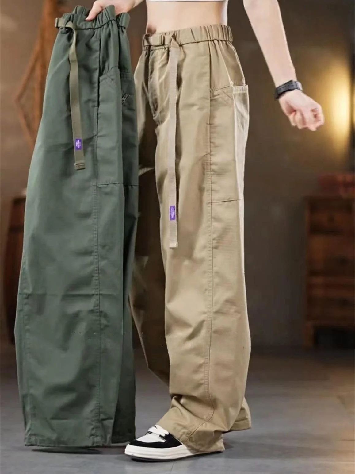 Мужские повседневные прямые рабочие брюки, весенне-осенние новые брюки в стиле ретро, японский дизайн с несколькими карманами, свободные универсальные уличные ветровые брюки
Мужские повседневные прямые рабочие брюки, весенне-осенние новые брюки в стиле ретро, японский дизайн с несколькими карманами, свободные универсальные уличные ветровые брюки