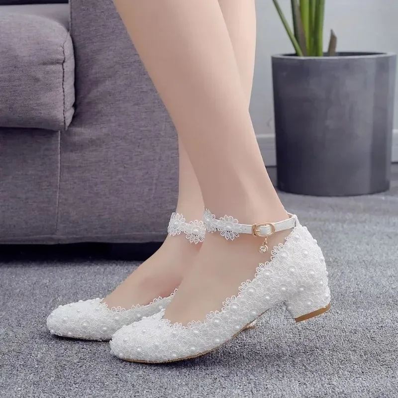 Crystal Queen White Wedges Wedding Pumps Sweet White Flower Lace Pearl Platform Pump Shoes Classic Bride Dress High Heeled Lady
Crystal Queen White Wedges Wedding Pumps Sweet White Flower Lace Pearl Platform Pump Shoes Classic Bride Dress High Heeled Lady