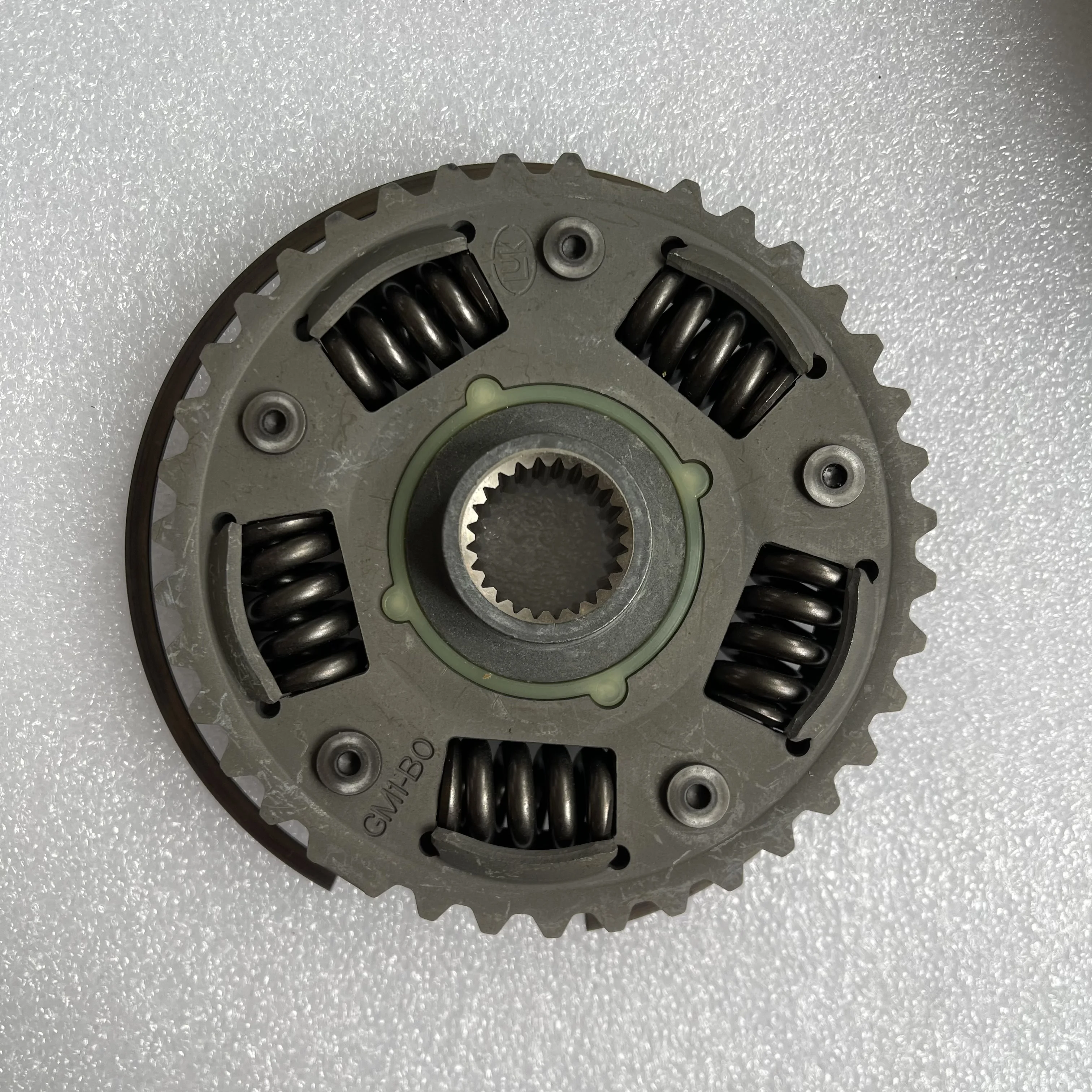 602000600 Auto Transmission Clutch with Clutch Fork for Germany Car 1.8T 6020006000
602000600 Auto Transmission Clutch with Clutch Fork for Germany Car 1.8T 6020006000