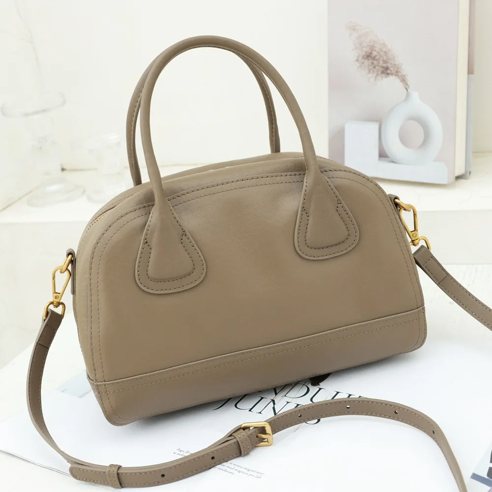 2025 New Genuine Leather Handbag Woman Fashion Ladies Real Cowhide Tote or Shoulder Crossbody Bags Small Cow Leather Tote Bag
2025 New Genuine Leather Handbag Woman Fashion Ladies Real Cowhide Tote or Shoulder Crossbody Bags Small Cow Leather Tote Bag