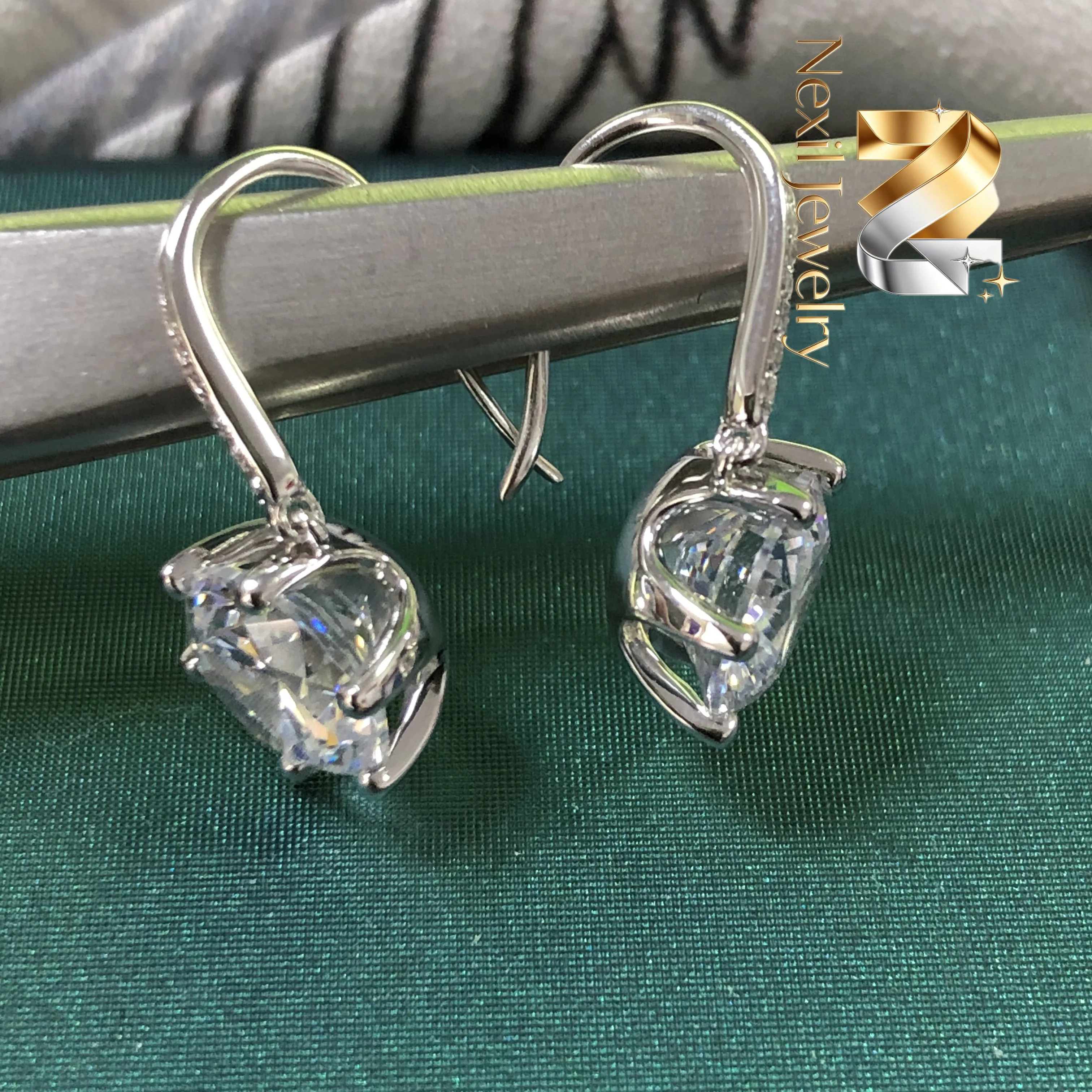 Nexil Jewelry Super 3Ct/each 9.0mm Round Cut D Moissanite Women Earrings Solid 18K White Gold Engagement Fine Jewelry G18K E06
Nexil Jewelry Super 3Ct/each 9.0mm Round Cut D Moissanite Women Earrings Solid 18K White Gold Engagement Fine Jewelry G18K E06