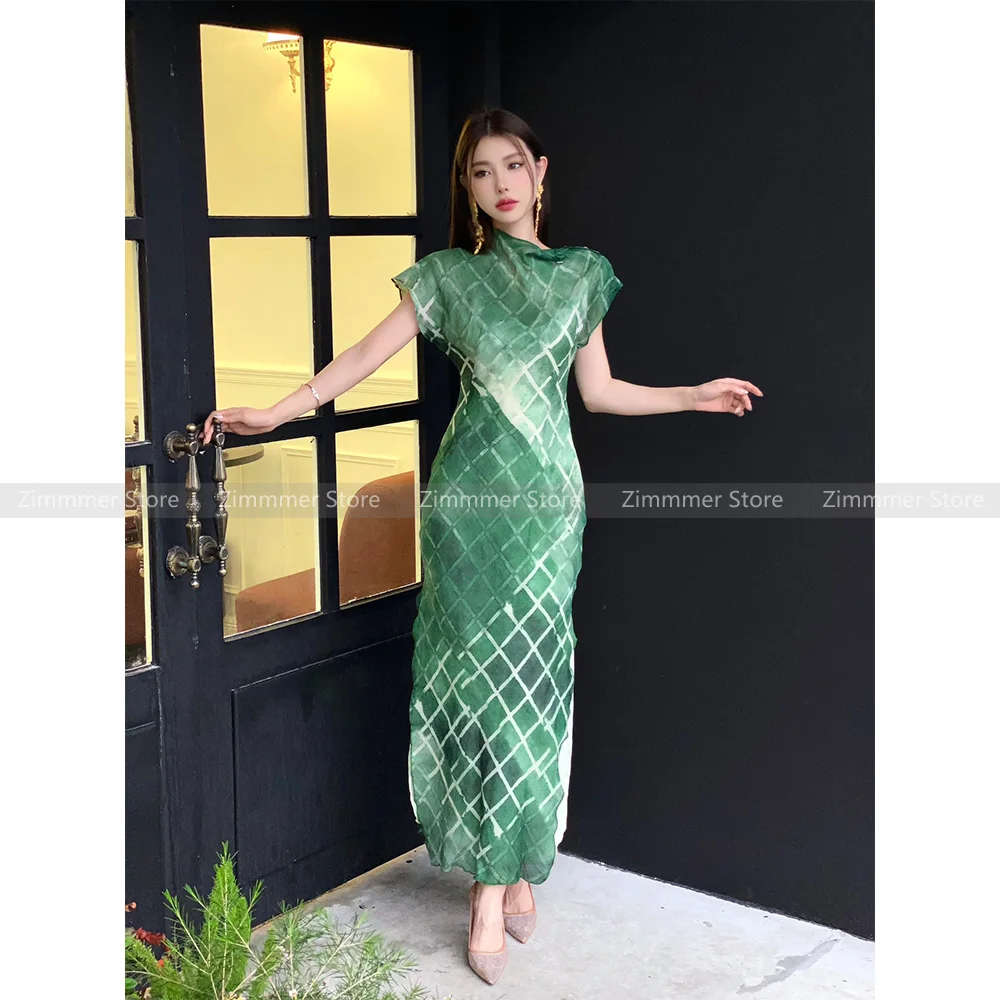New Chinese national style retro improved cheongsam high-end exquisite green plaid printing design Slim thin dresses
New Chinese national style retro improved cheongsam high-end exquisite green plaid printing design Slim thin dresses