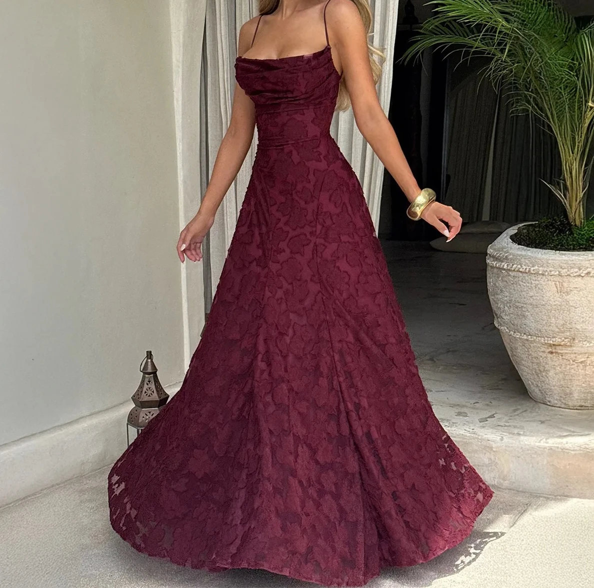 Autumn and Winter New Women's Clothing French Elegant Sexy Lace Dress Burgundy Slash Neck High Waist Suspender Dress
Autumn and Winter New Women's Clothing French Elegant Sexy Lace Dress Burgundy Slash Neck High Waist Suspender Dress