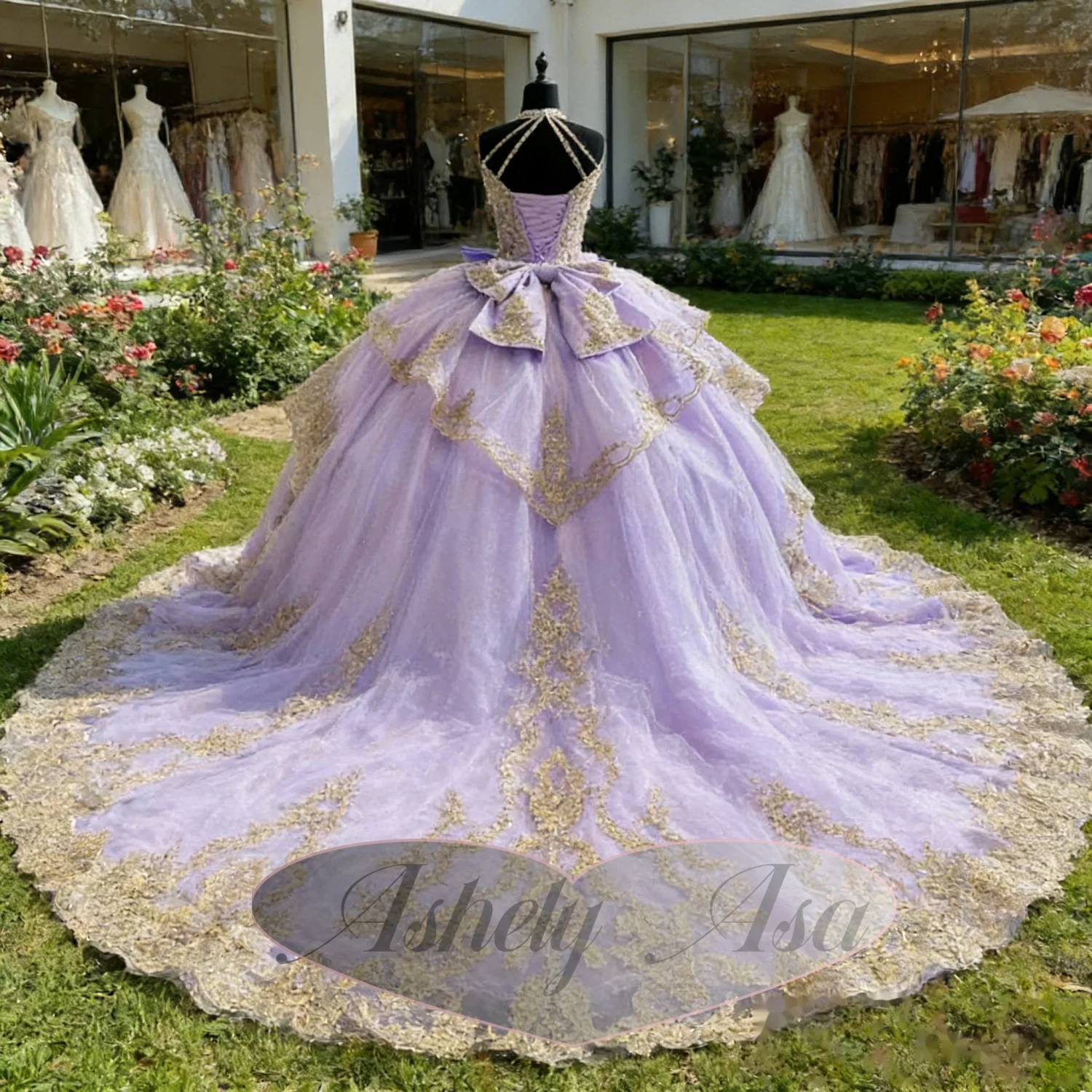 Customized Lilac Quinceanera Dresses Halter Gold Appliques Beads Sweet 16 14 Girl Birthday Party Prom Wear Vestidos De 15 Años
Customized Lilac Quinceanera Dresses Halter Gold Appliques Beads Sweet 16 14 Girl Birthday Party Prom Wear Vestidos De 15 Años