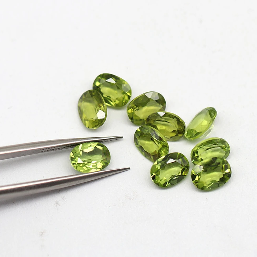 10-20PCS/Lot 4x6-6x8mm Natural Gems Oval Cut Grade A Natural Peridot Gemsotne
10-20PCS/Lot 4x6-6x8mm Natural Gems Oval Cut Grade A Natural Peridot Gemsotne