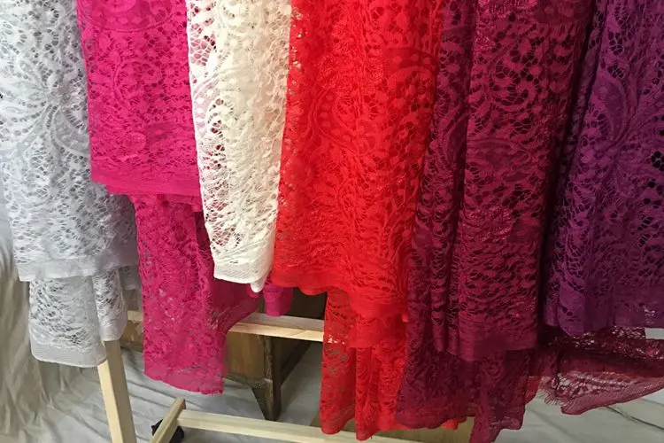 High Quality Thick and Thin Pressed Lace Eyelash Fabric Can Be Handcrafted for DIY Clothing, Background Decoration Accessories
High Quality Thick and Thin Pressed Lace Eyelash Fabric Can Be Handcrafted for DIY Clothing, Background Decoration Accessories