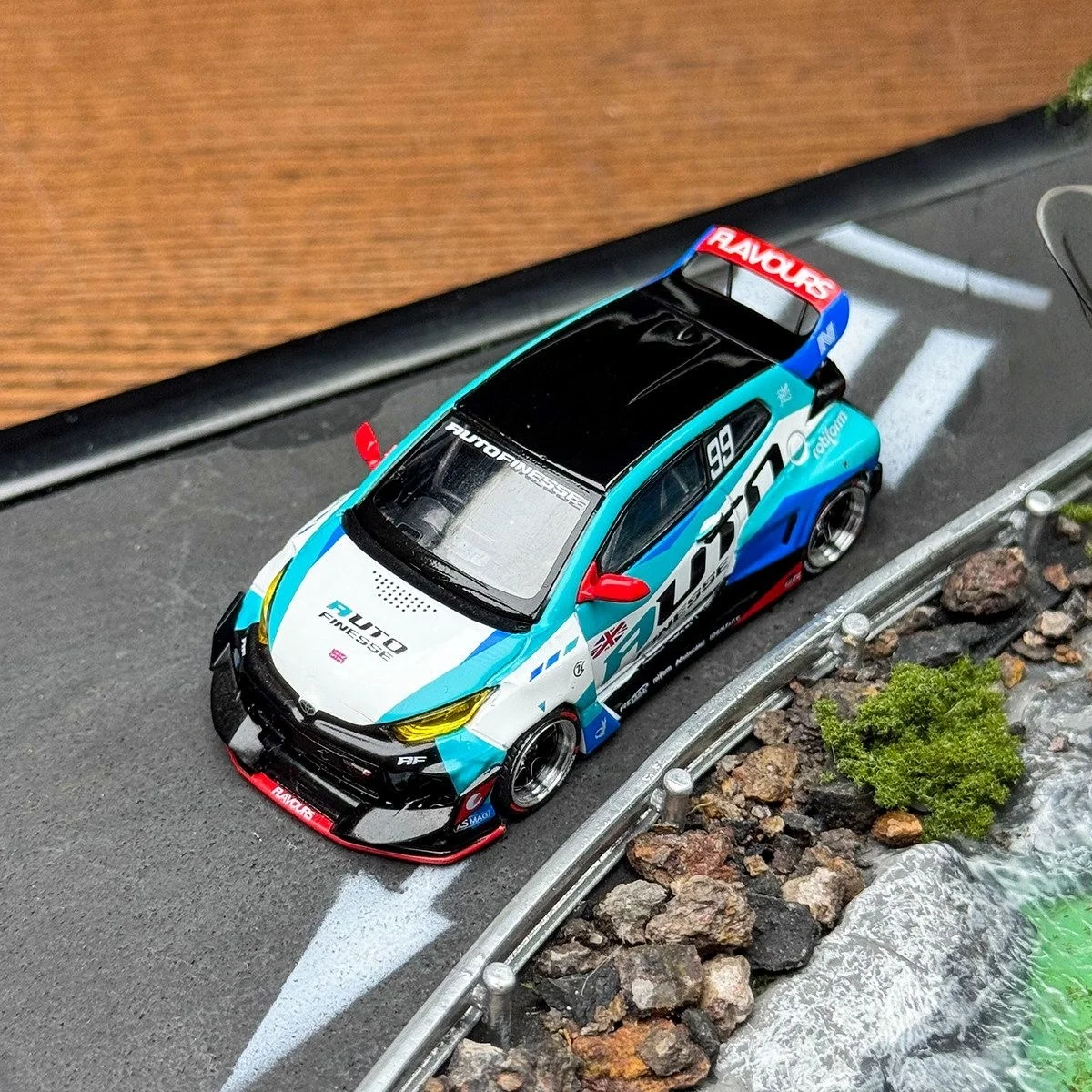 Модель Poprace 1/64 GR Yaris Pandem из сплава * в наличии
Модель Poprace 1/64 GR Yaris Pandem из сплава * в наличии