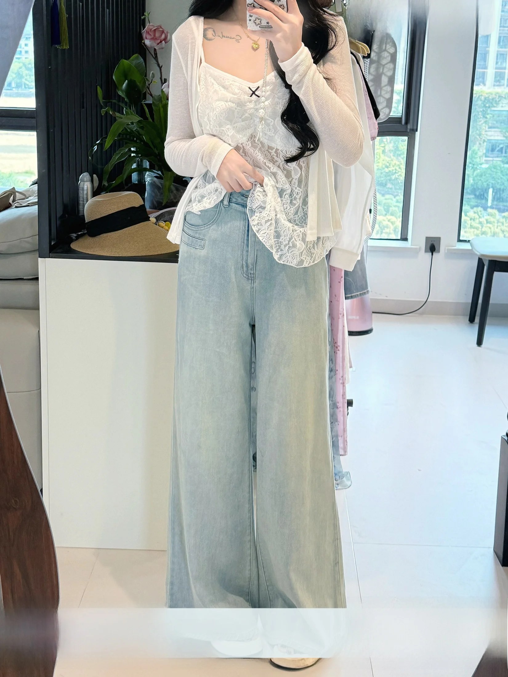 Washed Blue Wide Leg Jeans Women Summer Loose Fit Slimming Thin Denim Cleanfit Style Natural Waist Straight Tube Pants
Washed Blue Wide Leg Jeans Women Summer Loose Fit Slimming Thin Denim Cleanfit Style Natural Waist Straight Tube Pants