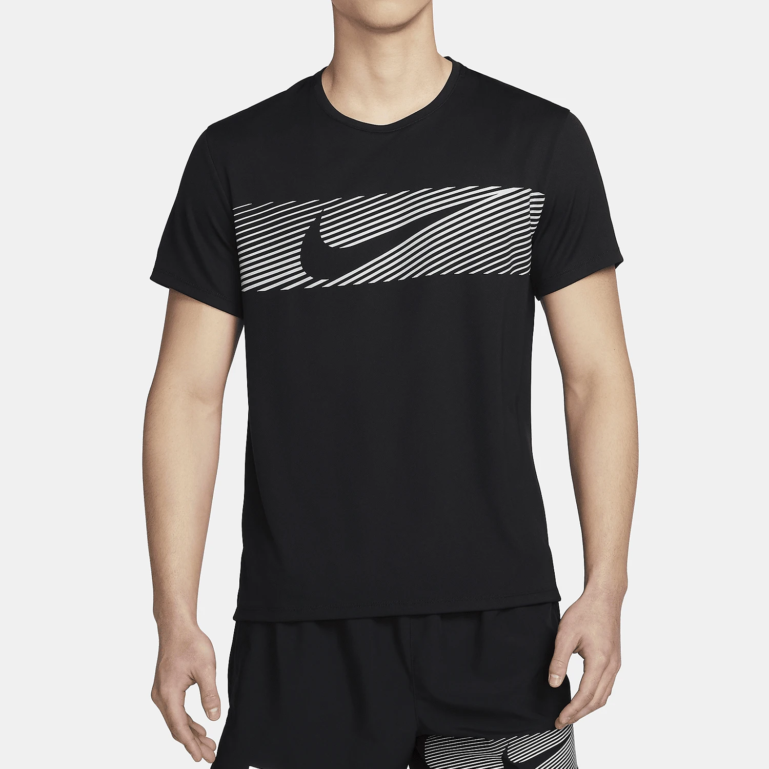 Официальная мужская футболка для бега Nike Miler Flash Dri-FIT FN3052-010
Официальная мужская футболка для бега Nike Miler Flash Dri-FIT FN3052-010