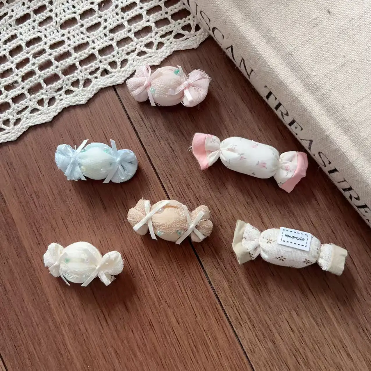 Stuffed Fabric Candy Hair Clip with Colorful Beads Rustic Style for Shoes Socks Bag Embellishment High Quality Spring Summer
Stuffed Fabric Candy Hair Clip with Colorful Beads Rustic Style for Shoes Socks Bag Embellishment High Quality Spring Summer