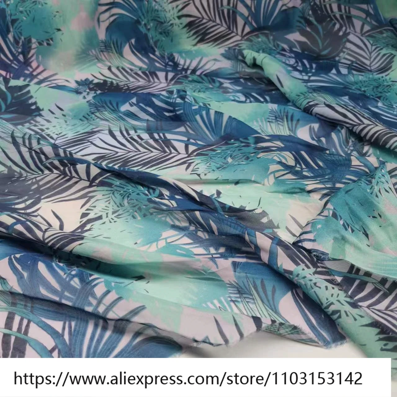 Summer Light and Transparent 8Momme Silk Chiffon Fabric Holiday Beach Style Dress Fashion Scarf Material
Summer Light and Transparent 8Momme Silk Chiffon Fabric Holiday Beach Style Dress Fashion Scarf Material