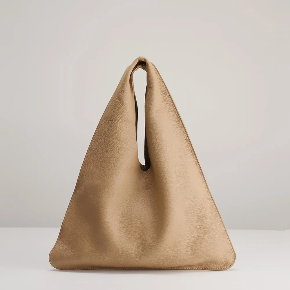 Top-grain Cowhide Triangular Bag Genuine Leather Simple Fashionable VersatileHand-held Women's Designer Luxury Bag
Top-grain Cowhide Triangular Bag Genuine Leather Simple Fashionable VersatileHand-held Women's Designer Luxury Bag