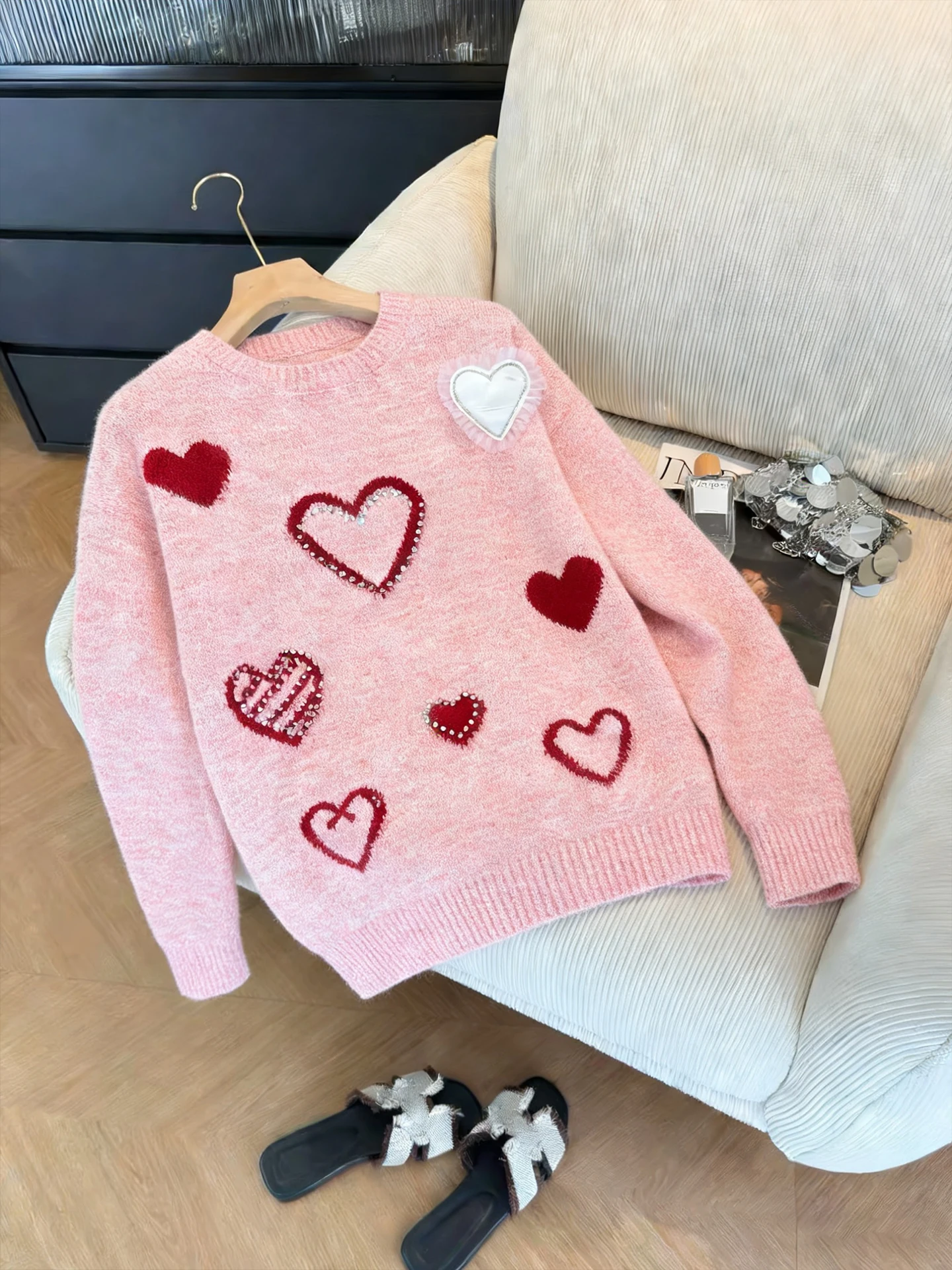 Женский вязаный свитер Sweet Sle с вышивкой в виде сердца, модный, мягкий, уютный, весенне-осенний, в корейском стиле, универсальный, вязаный.
Женский вязаный свитер Sweet Sle с вышивкой в виде сердца, модный, мягкий, уютный, весенне-осенний, в корейском стиле, универсальный, вязаный.