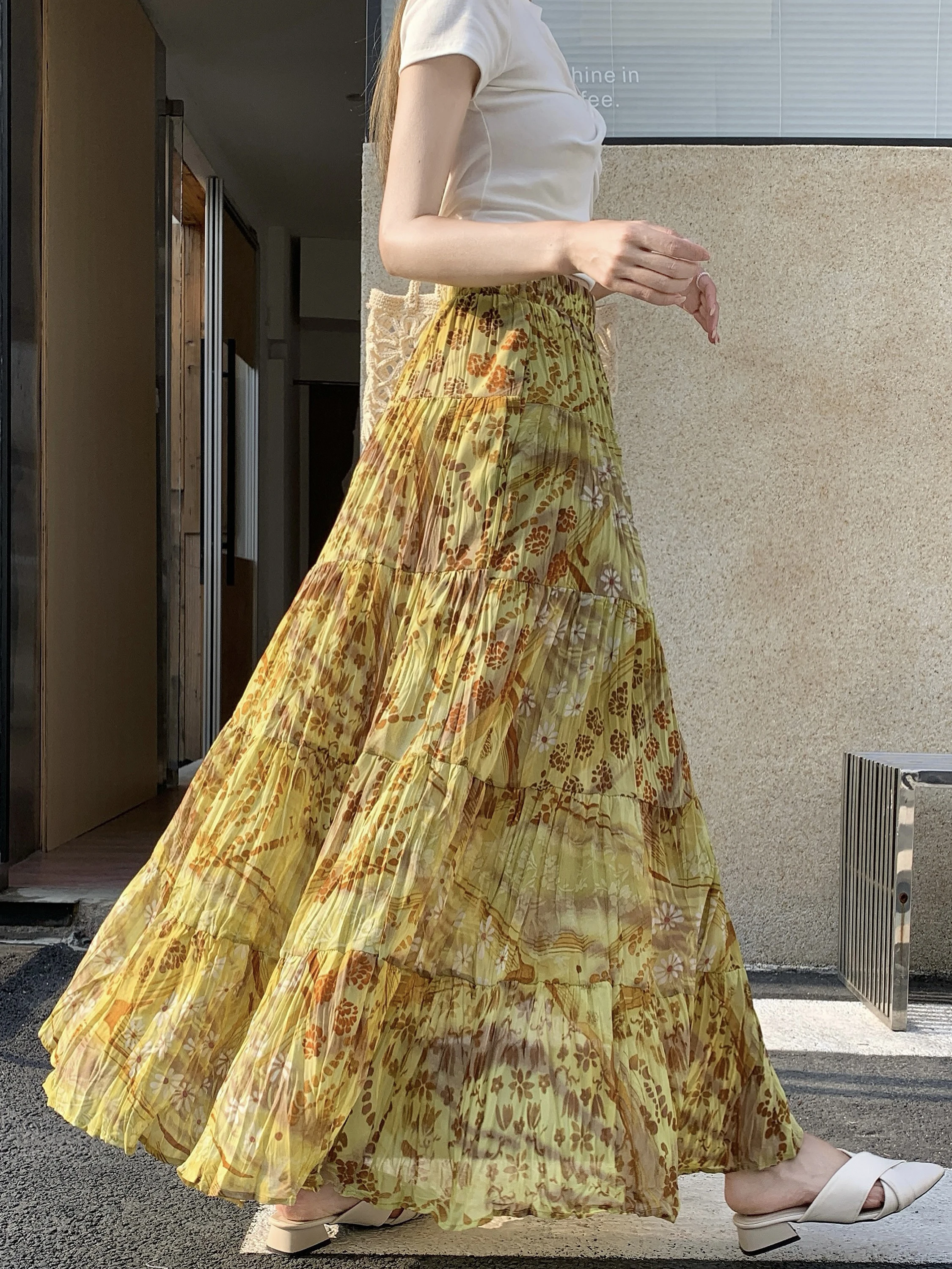 Retro Floral Chiffon Half Skirt Women's Summer Yellow Casual Pleated Long Skirt Slimming Draping A-Line Large Swing Umbrella ...
Retro Floral Chiffon Half Skirt Women's Summer Yellow Casual Pleated Long Skirt Slimming Draping A-Line Large Swing Umbrella ...