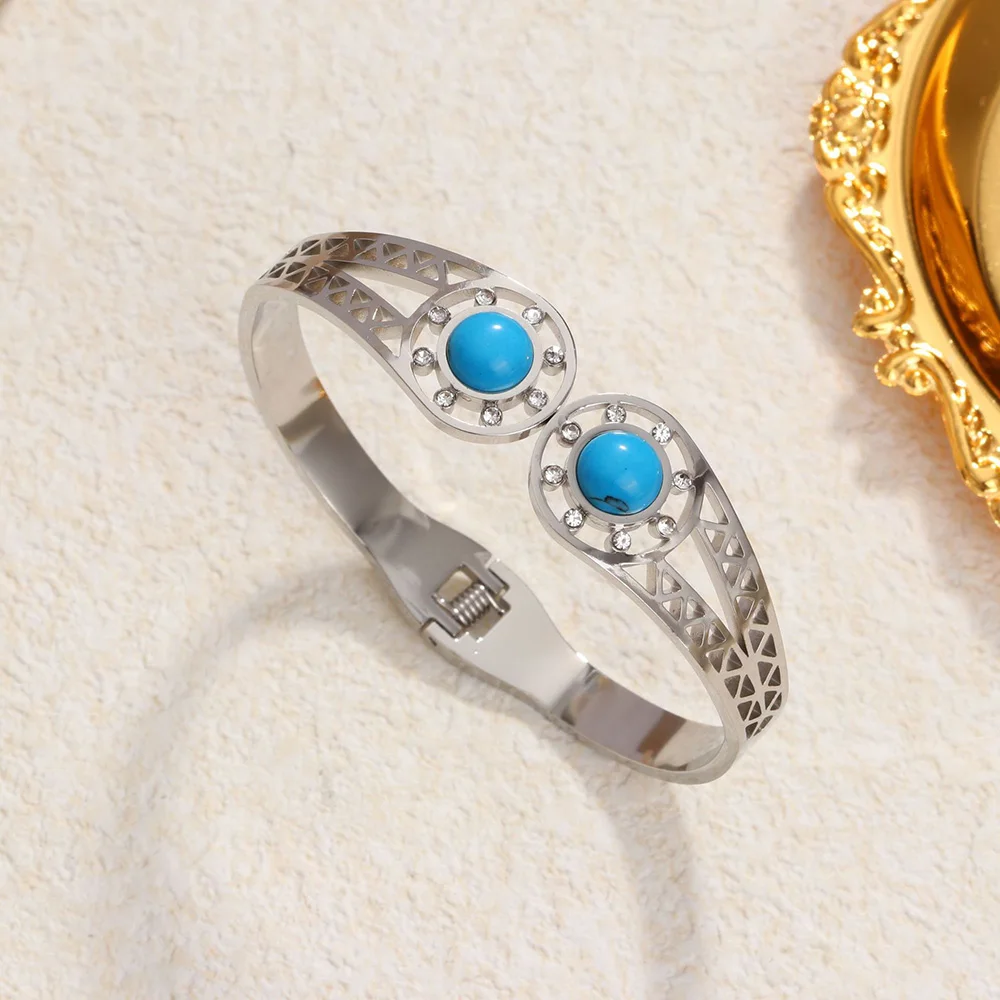 Charming ladies bracelet: symmetrical spheres - diamond embellishments, trendy wrist accessories, wedding party accessories
Charming ladies bracelet: symmetrical spheres - diamond embellishments, trendy wrist accessories, wedding party accessories