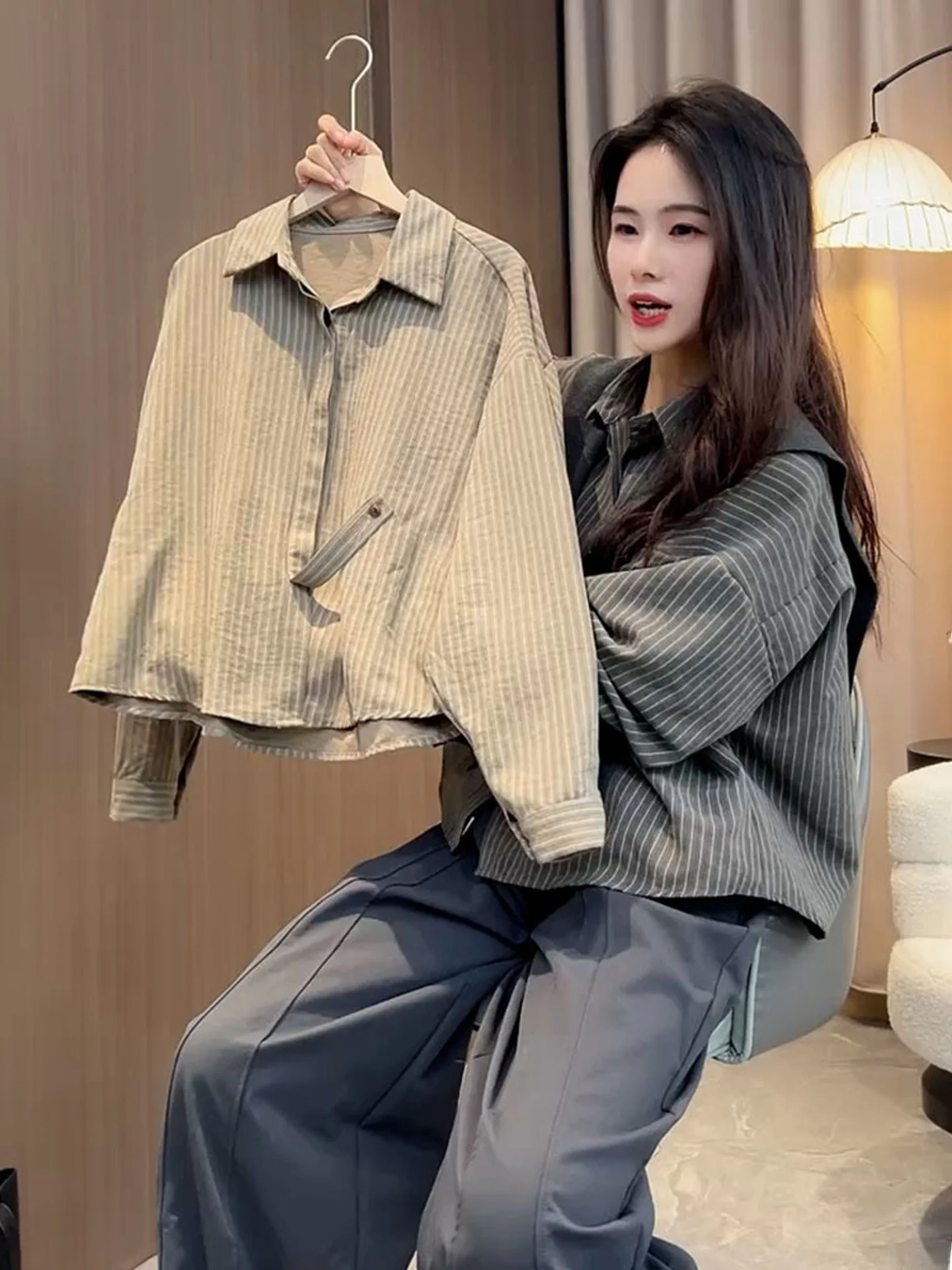 Ele Stripe Ne Long Sve irt Women's Autumn 2025 Faionable Youthful High-End Sensation Super Good Looking Top
Ele Stripe Ne Long Sve irt Women's Autumn 2025 Faionable Youthful High-End Sensation Super Good Looking Top