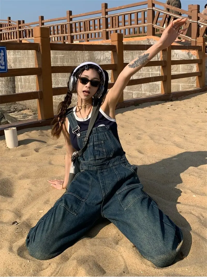 Ретро-джинсовый комбинезон женский свободного кроя, модный комбинезон-ромпер, рабочая одежда, широкие брюки, повседневные джинсы с высокой талией
Ретро-джинсовый комбинезон женский свободного кроя, модный комбинезон-ромпер, рабочая одежда, широкие брюки, повседневные джинсы с высокой талией