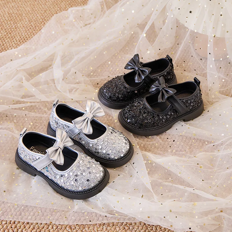 Fashion Girl Shoes New Summer Versatile Leather Shoes Comfort Exquisite Spring Kid Shoe Performance Shiny Flat Princess Shoe
Fashion Girl Shoes New Summer Versatile Leather Shoes Comfort Exquisite Spring Kid Shoe Performance Shiny Flat Princess Shoe