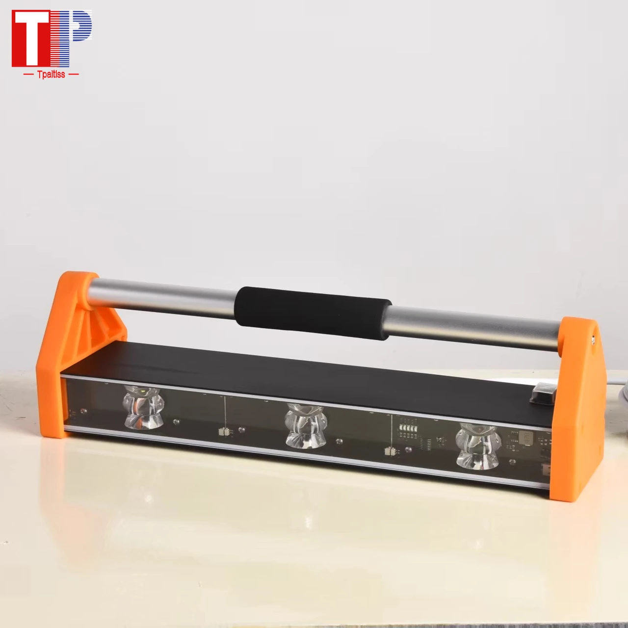 Enhanced Version Is Used To Paint and Polish The Wall, and The Bridge Deck Lighting Developing Lamp with Uneven Wall Lighting.
Enhanced Version Is Used To Paint and Polish The Wall, and The Bridge Deck Lighting Developing Lamp with Uneven Wall Lighting.