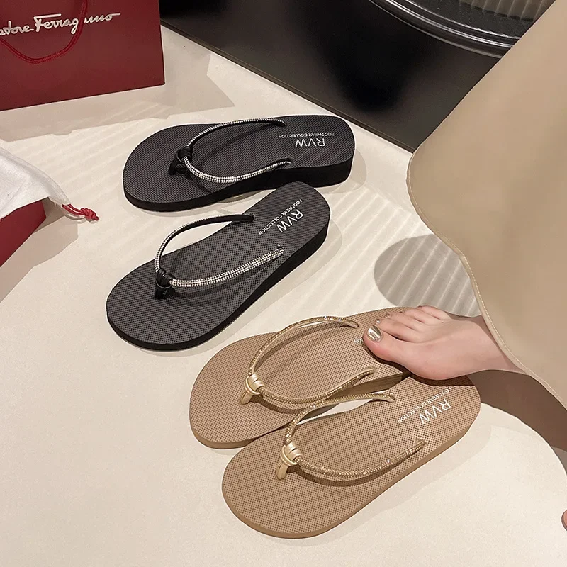 Wedge Heels Flip-flops Female New Summer Casual Thick Bottom Sandals Beach Slippers Platform Flip Flop Shoes for Women
Wedge Heels Flip-flops Female New Summer Casual Thick Bottom Sandals Beach Slippers Platform Flip Flop Shoes for Women