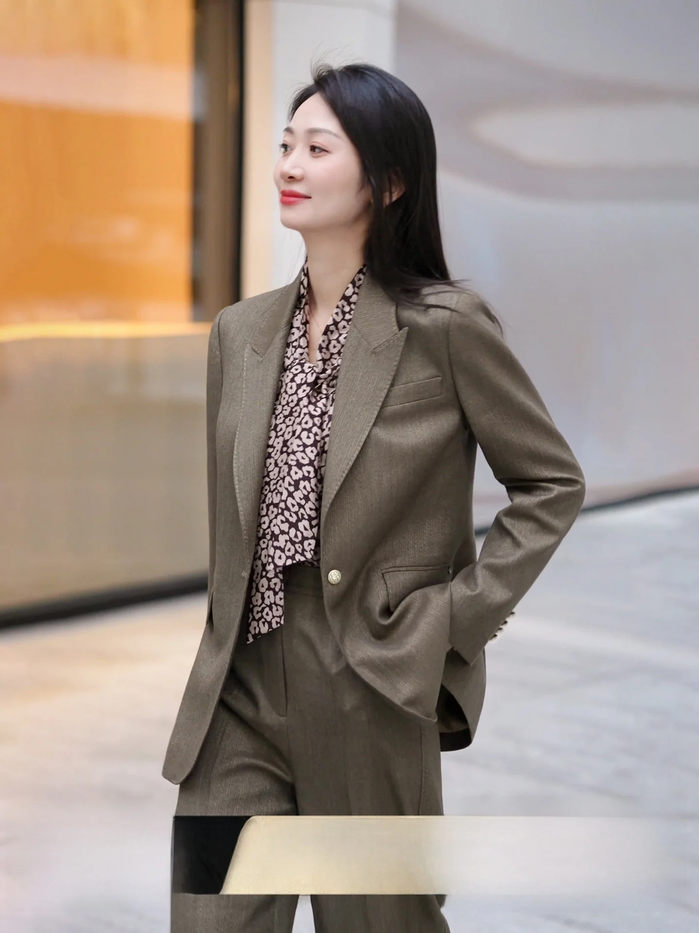 CVANEA Linen Suit Jacket Casual Pants Women's Work Commute Fashion Set Spring 2026 Breathable Comfortable High Waist Trousers
CVANEA Linen Suit Jacket Casual Pants Women's Work Commute Fashion Set Spring 2026 Breathable Comfortable High Waist Trousers
