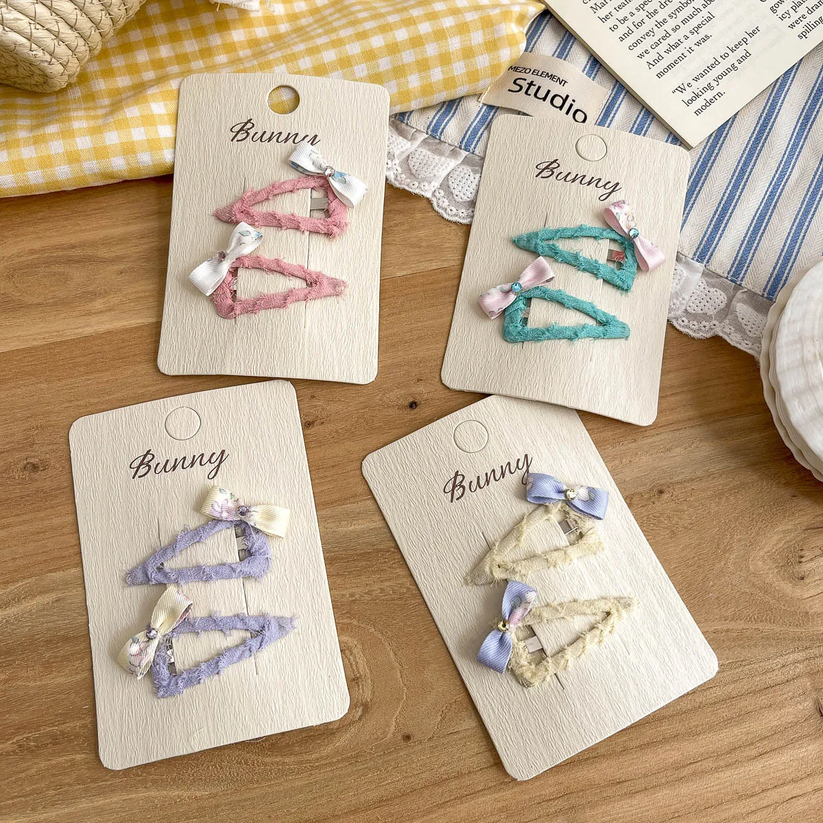 2pcs Bow Triangle BB Clip Kids Barrettes Headwear Children's Bangs Side Clip Hairpin Hair Clip Girl Hair Accessories Headdress
2pcs Bow Triangle BB Clip Kids Barrettes Headwear Children's Bangs Side Clip Hairpin Hair Clip Girl Hair Accessories Headdress