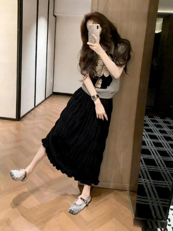Black Dopaamine Tea System Summer Outfit Women's Fashionable Korean Style Half Skirt Set Short Sleeve round Neck Shirt Shorts
Black Dopaamine Tea System Summer Outfit Women's Fashionable Korean Style Half Skirt Set Short Sleeve round Neck Shirt Shorts