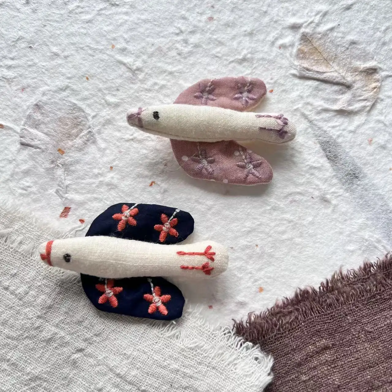 1PCS Cartoon Creative Embroidered Flying Bird Cotton Filled 3D Half Finished Brooch for Kids Scarf Shoe Sock Decor Portable
1PCS Cartoon Creative Embroidered Flying Bird Cotton Filled 3D Half Finished Brooch for Kids Scarf Shoe Sock Decor Portable