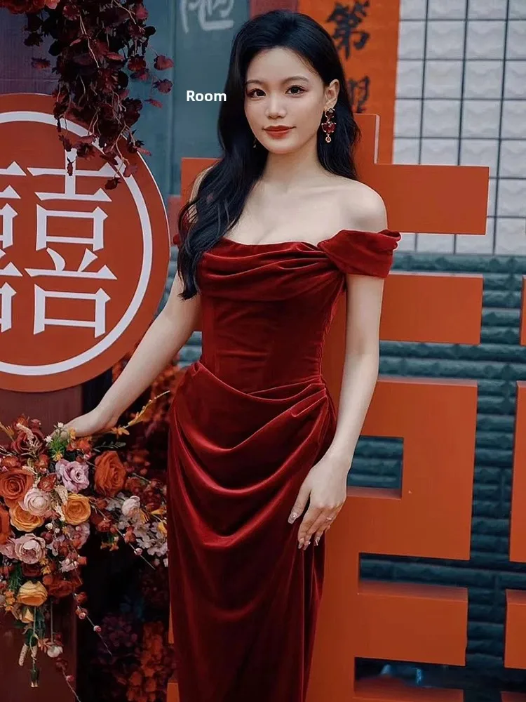 Ele Velvet Fi Tail Evening Dr One oulder Draped Skirt Long Gown for Wedding Par Performance Celebration
Ele Velvet Fi Tail Evening Dr One oulder Draped Skirt Long Gown for Wedding Par Performance Celebration