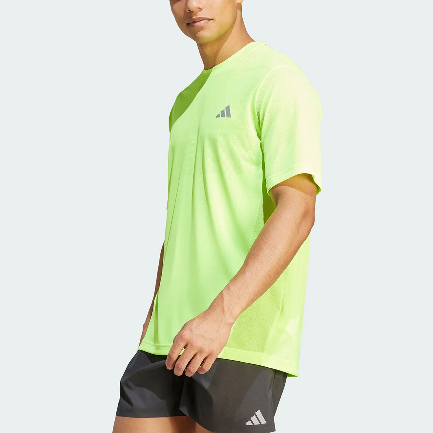 Adidas official genuine 2023 new men's sports breathable round neck short sleeve T-shirt HZ4439
Adidas official genuine 2023 new men's sports breathable round neck short sleeve T-shirt HZ4439