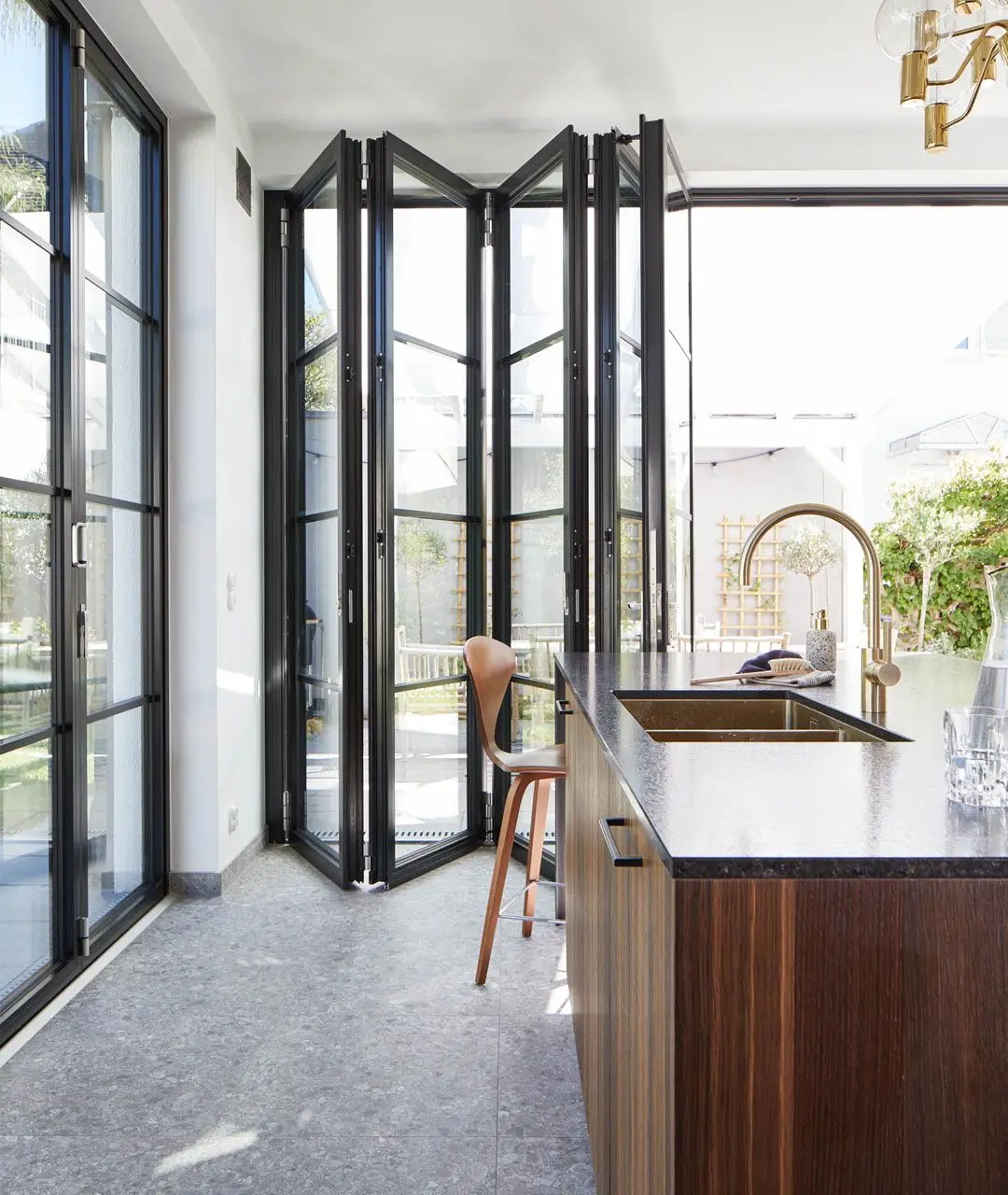High Strength Windproof Aluminum Frame Folding Door Waterproof Accordion Folding Doors Large Sized Outdoor Stacking Doors
High Strength Windproof Aluminum Frame Folding Door Waterproof Accordion Folding Doors Large Sized Outdoor Stacking Doors