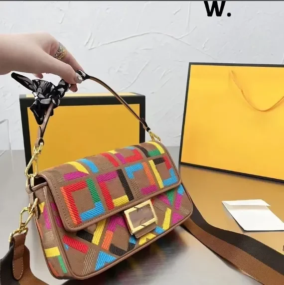 2024 New Designers Women Handbag Purse high quality Shoulder Messenger Bag Letter Design Shopping Bag8993
2024 New Designers Women Handbag Purse high quality Shoulder Messenger Bag Letter Design Shopping Bag8993