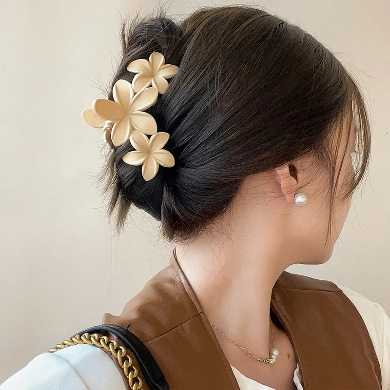 Elegant Flower Clip, High-end Versatile Shark Clips, Elegant Headwear, Hair Clips for Women,girl Hair Accessoires Holiday Gifts
Elegant Flower Clip, High-end Versatile Shark Clips, Elegant Headwear, Hair Clips for Women,girl Hair Accessoires Holiday Gifts