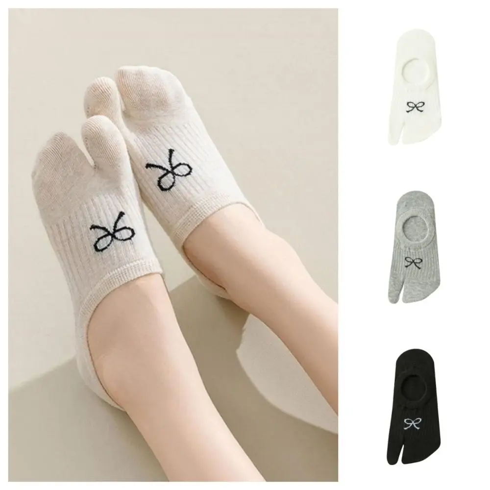 3Pairs Short Tube Two Toe Boat Socks Breathable Invisible Sweet Bow Socks Hosiery Anti Slip Split Toe Ankle Socks Women
3Pairs Short Tube Two Toe Boat Socks Breathable Invisible Sweet Bow Socks Hosiery Anti Slip Split Toe Ankle Socks Women