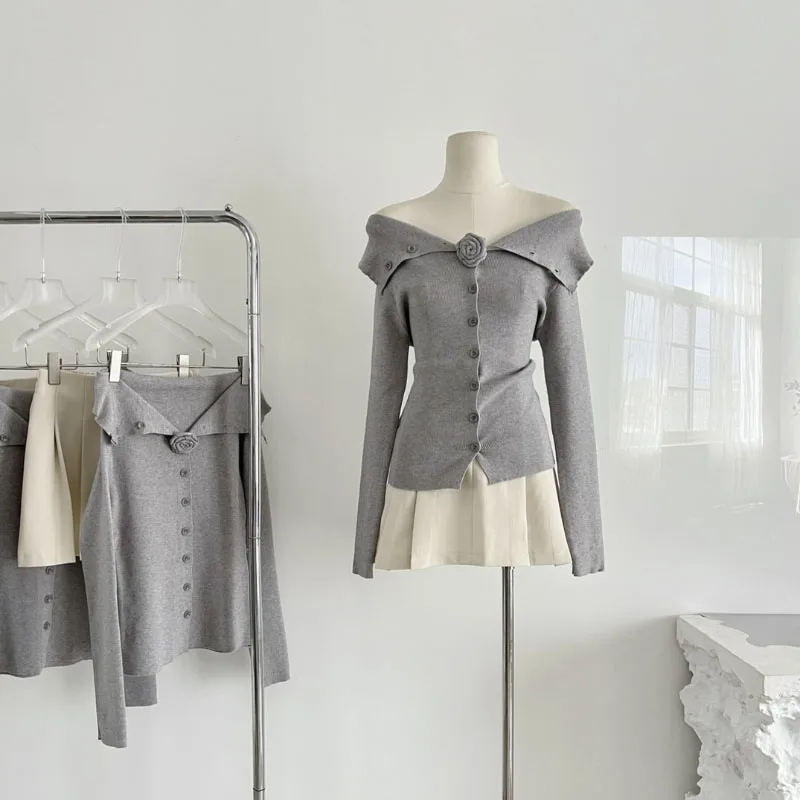 Lapel Flower Design Sense Women's Sweater Slim-fit Single-breasted Streetwear Cardigan Grey Knitted New Top
Lapel Flower Design Sense Women's Sweater Slim-fit Single-breasted Streetwear Cardigan Grey Knitted New Top
