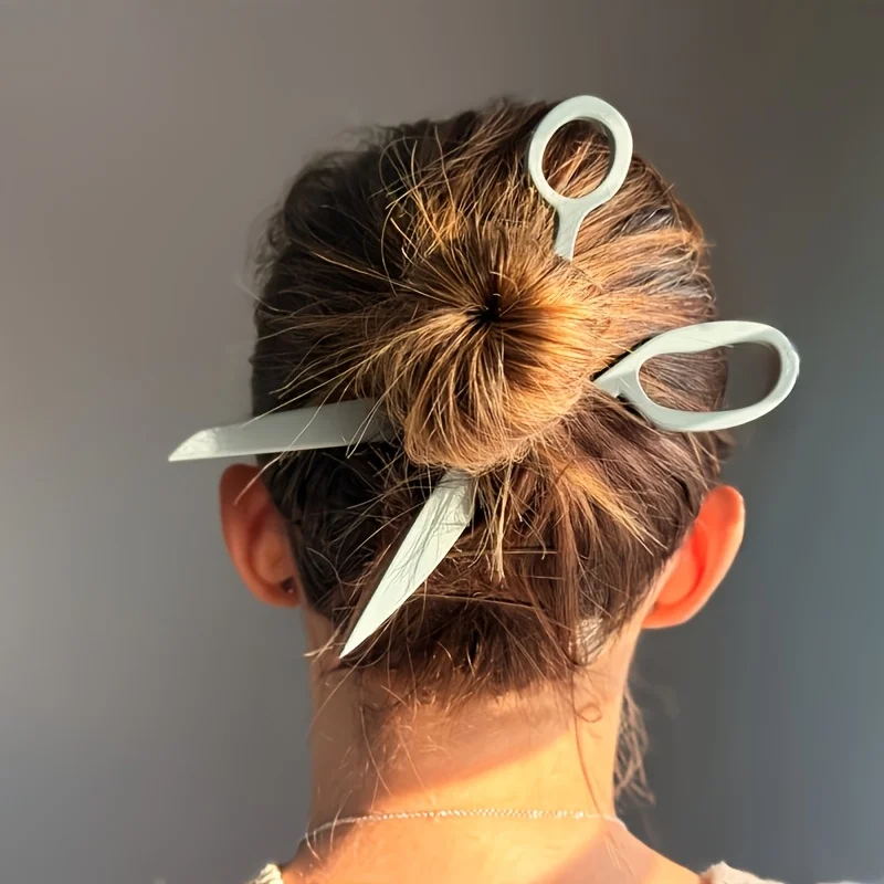1 set of novel and unique hair clips, scissor shaped hair clips, uniquely embellishing your hairstyle, bringing a touch of fun to life, and also suitable for styling and dressing up. It is the perfect gift for seamstresses or Gothic fashion enthusiasts
1 set of novel and unique hair clips, scissor shaped hair clips, uniquely embellishing your hairstyle, bringing a touch of fun to life, and also suitable for styling and dressing up. It is the perfect gift for seamstresses or Gothic fashion enthusiasts