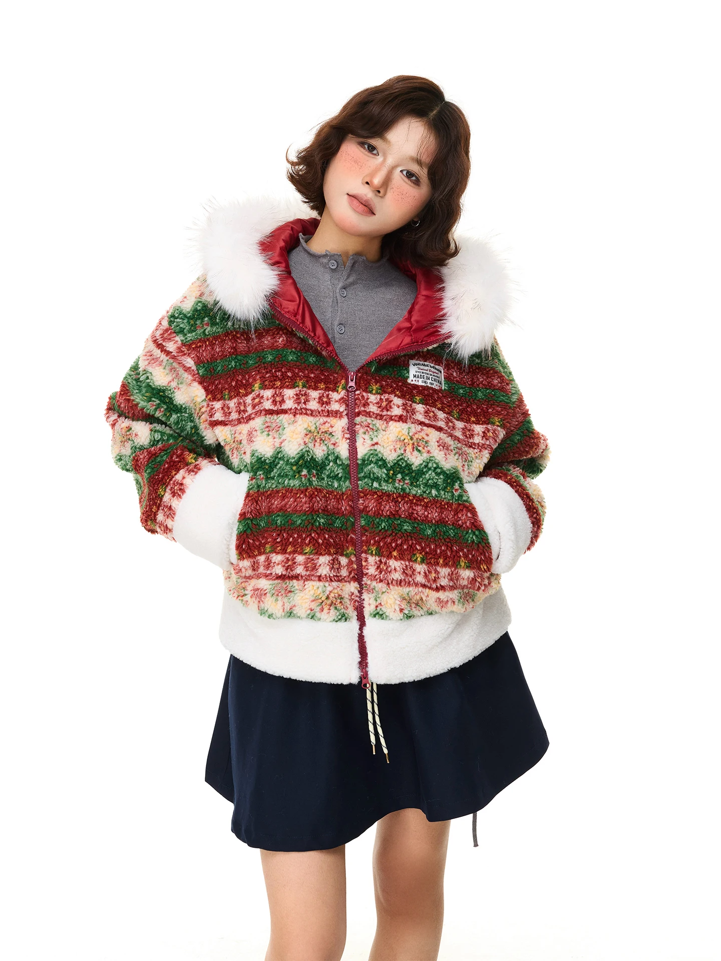 Зимняя женская утепленная хлопковая куртка Chen Zhanlao Store Feilao Island с вышитым воротником из овечьего меха и капюшоном, очень теплая, из овечьего вельвета
Зимняя женская утепленная хлопковая куртка Chen Zhanlao Store Feilao Island с вышитым воротником из овечьего меха и капюшоном, очень теплая, из овечьего вельвета