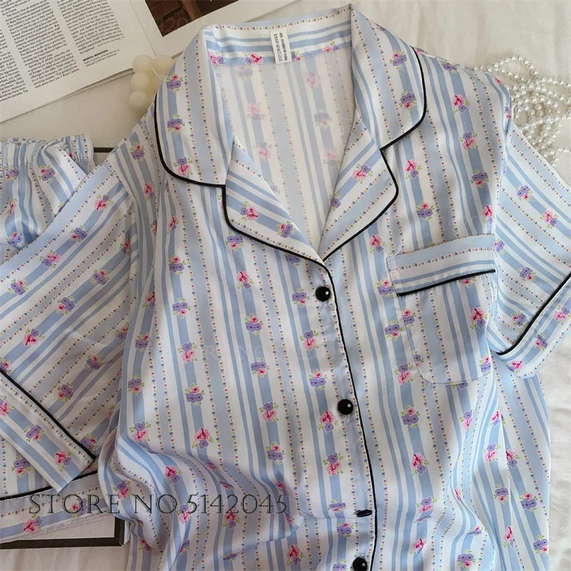 New Female 2Pcs Pajamas Set Homewear Print Flower Short Sleeve Trouser Pijamas Suit Silky Satin Sleepwear Loungewrar Lingerie
New Female 2Pcs Pajamas Set Homewear Print Flower Short Sleeve Trouser Pijamas Suit Silky Satin Sleepwear Loungewrar Lingerie