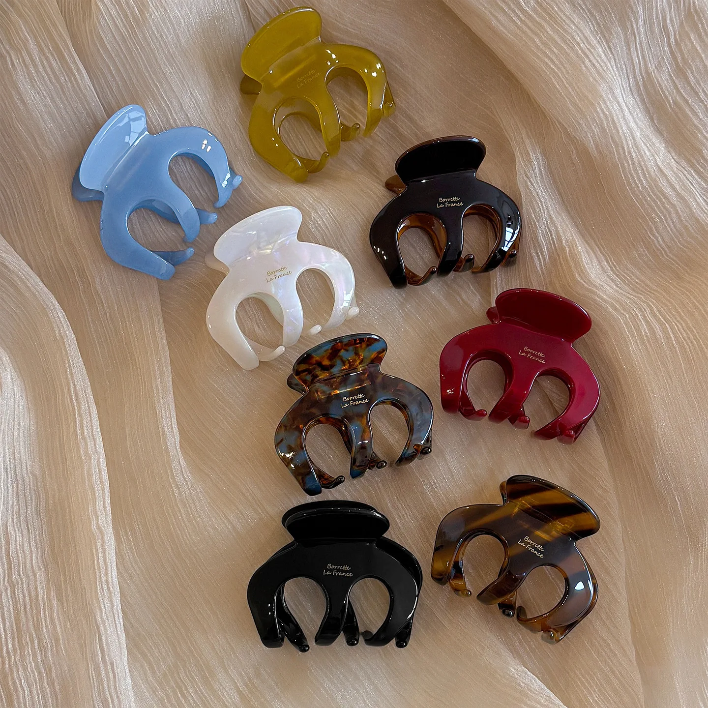 New Woman Exquisite Version Gold Label Capital Letter M Small Acetate Barrettes Lady Hairgrips Trendy Side Clips Girls Hairpins
New Woman Exquisite Version Gold Label Capital Letter M Small Acetate Barrettes Lady Hairgrips Trendy Side Clips Girls Hairpins