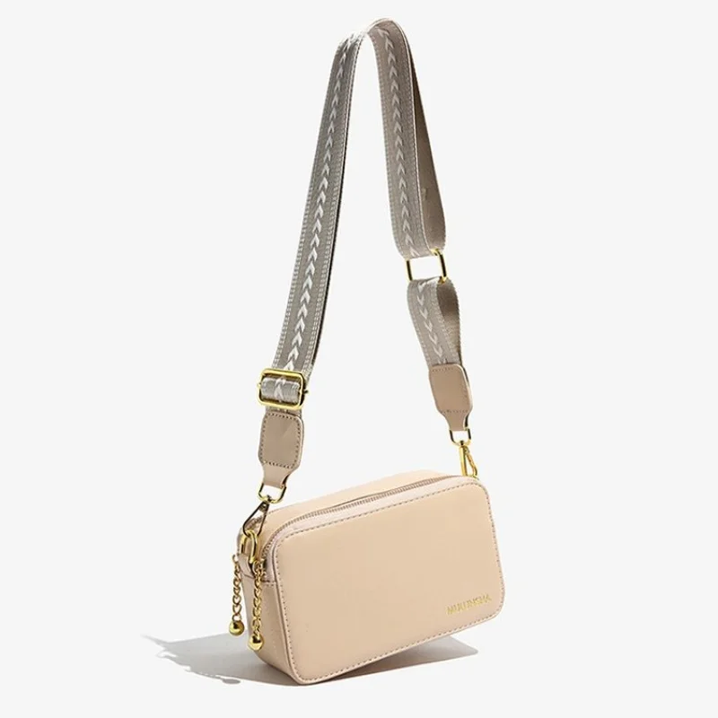 Высококачественная женская сумка через плечо из кожи премиум-класса с модным винтажным стилем в Парижском стиле
Высококачественная женская сумка через плечо из кожи премиум-класса с модным винтажным стилем в Парижском стиле 