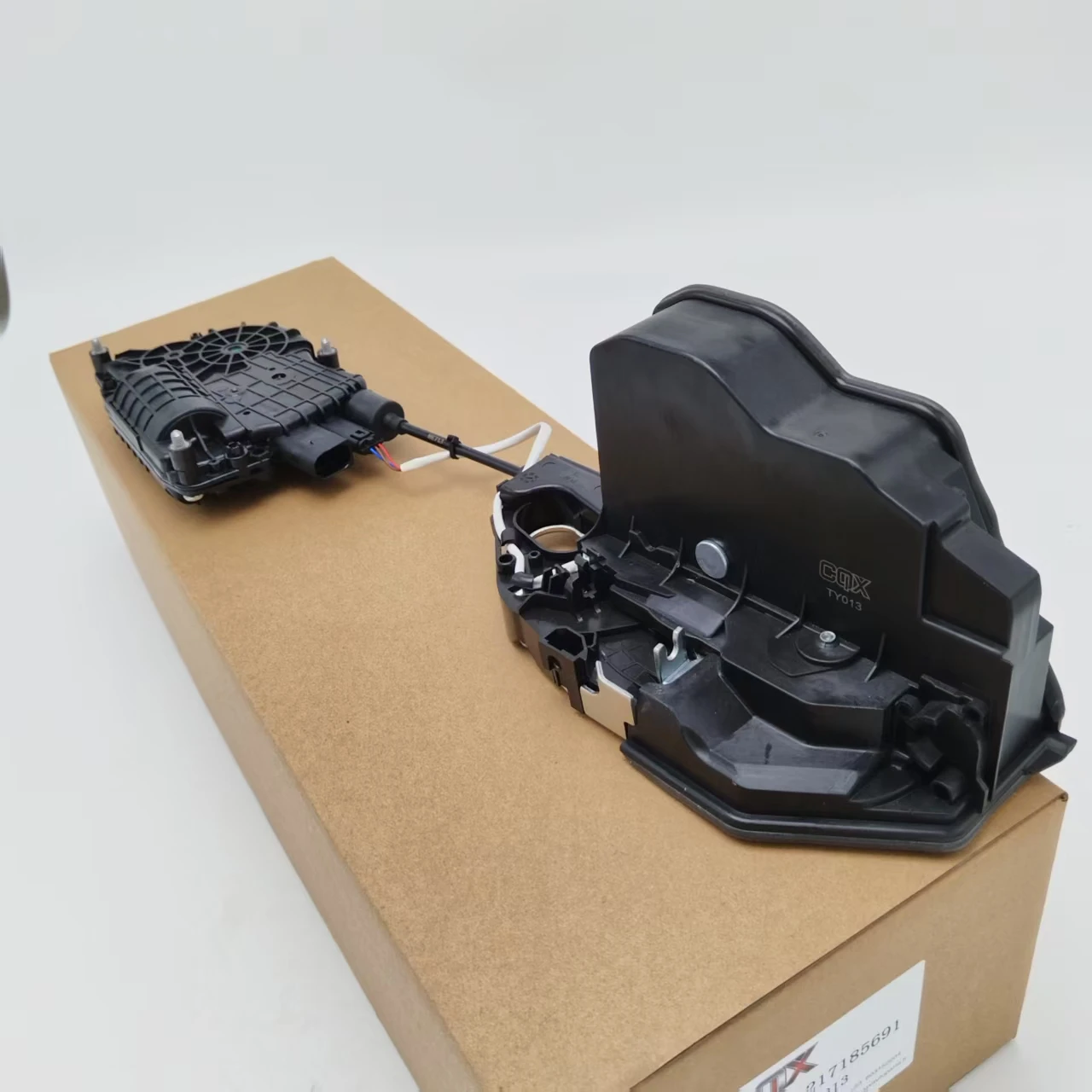 Suitable for Bmw5/F10 5/F10 Lci 5/F11 5/F11 Lci 5/F18 5/F18 Lci 7/F01 7/F01 Lci 7/F02 7/F02 Lci 7/F04 Hybrid Right-Hand Drive Models Door Lock Oe:51217185691
Suitable for Bmw5/F10 5/F10 Lci 5/F11 5/F11 Lci 5/F18 5/F18 Lci 7/F01 7/F01 Lci 7/F02 7/F02 Lci 7/F04 Hybrid Right-Hand Drive Models Door Lock Oe:51217185691