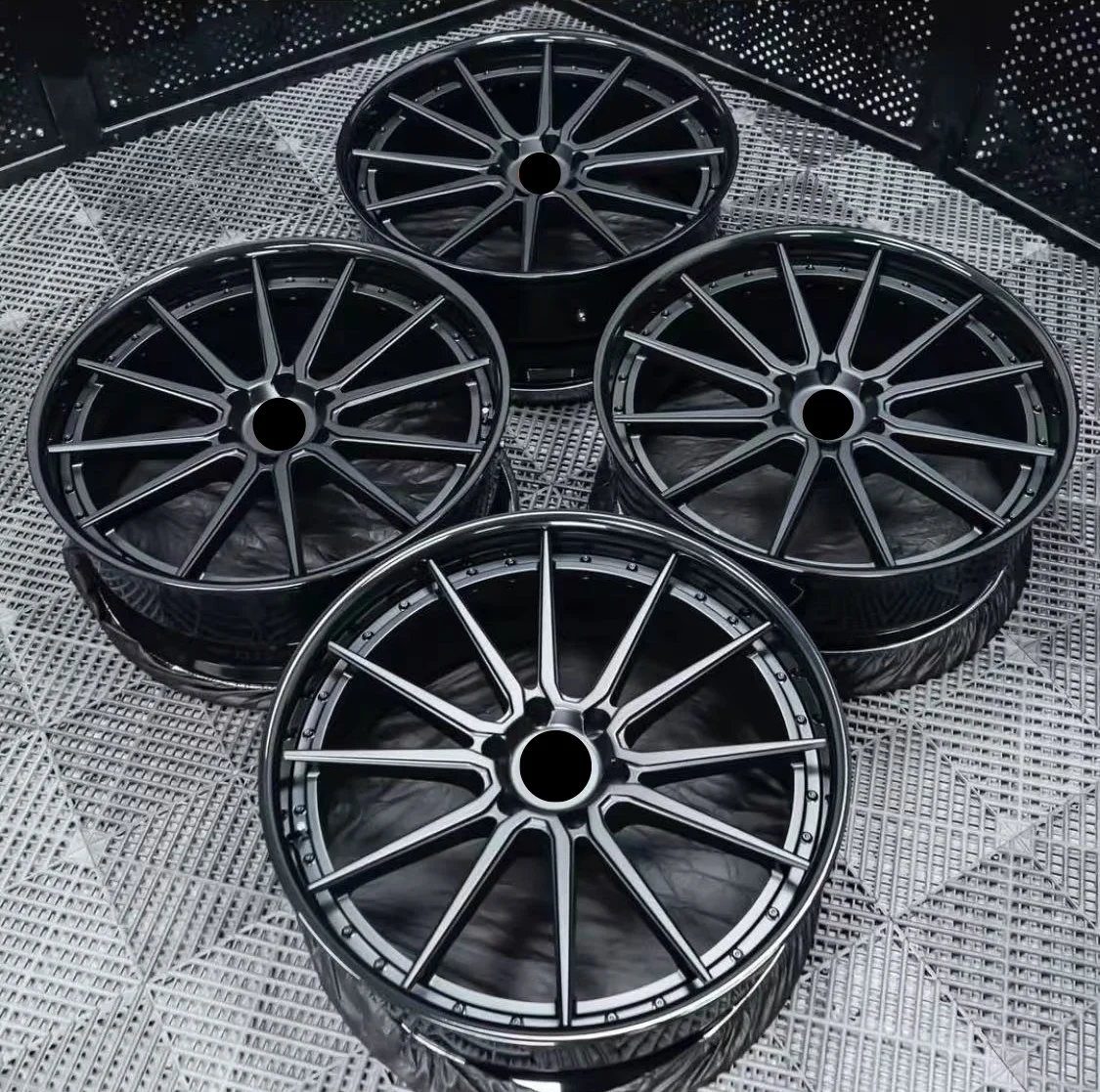 Factory Price 19-23 Inch Black Alloy Wheels PCD 5*112 5*120 Forged Wheel Rim for Mercedes-Benz for BMW for Audi for Chevrolet
Factory Price 19-23 Inch Black Alloy Wheels PCD 5*112 5*120 Forged Wheel Rim for Mercedes-Benz for BMW for Audi for Chevrolet
